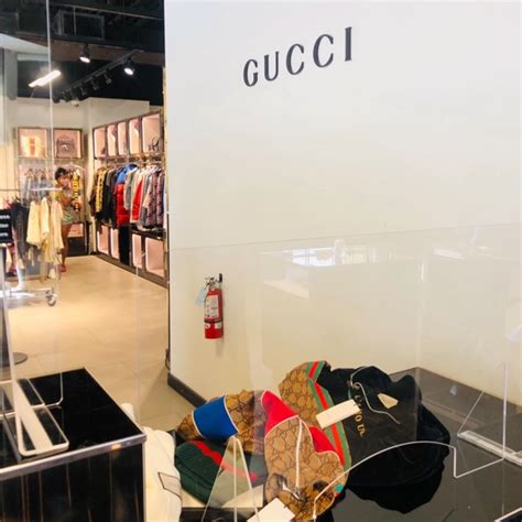 outlet gucci mendrisio|FoxTown Factory Stores, Mendrisio .